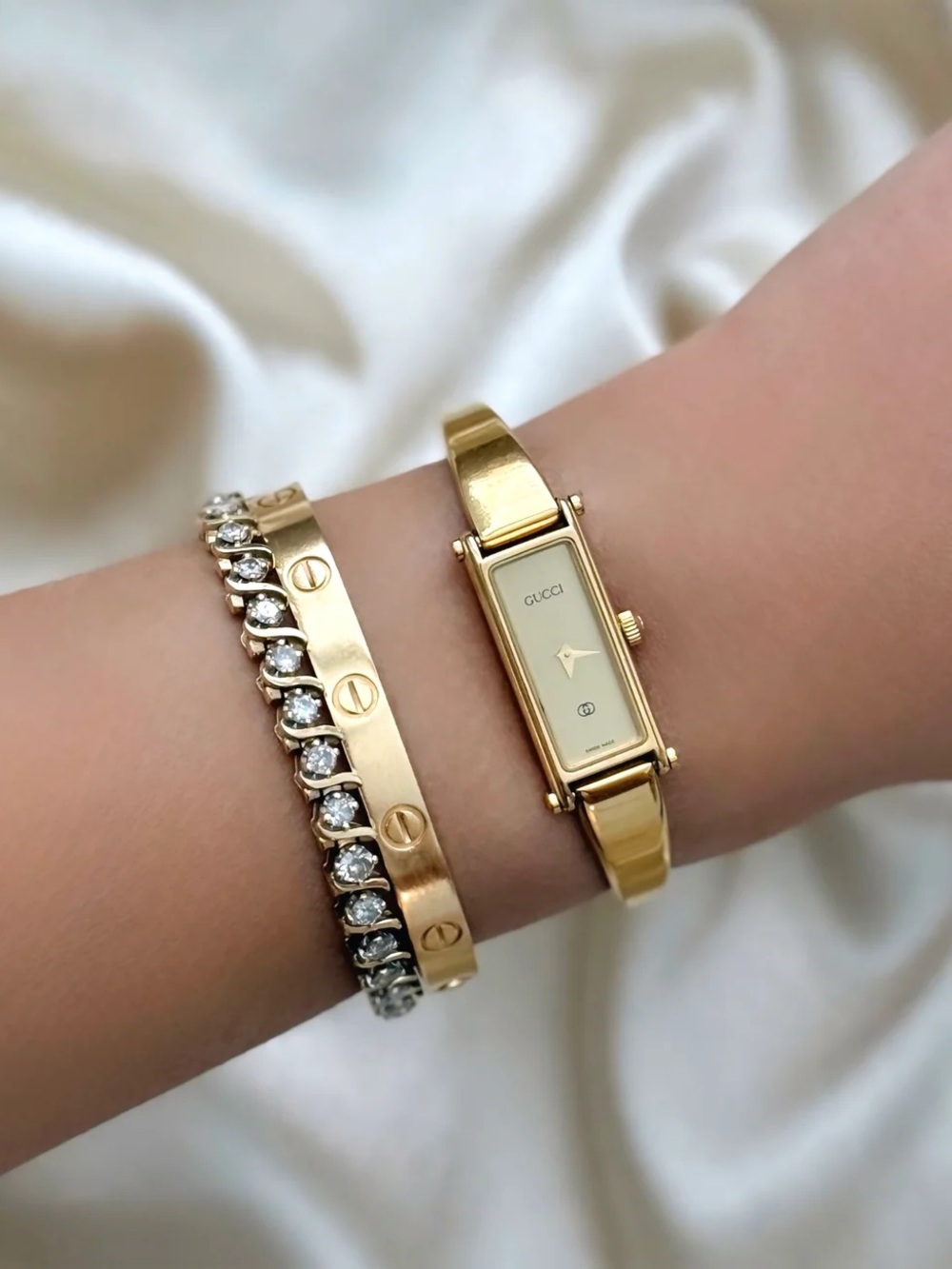 AUTHENTIC VINTAGE GUCCI DAINTY GOLD WATCH
